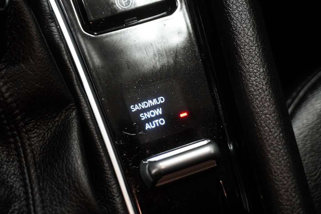 Certified 2025 Jeep Compass Limited w/ Sun & Sound Group image 22