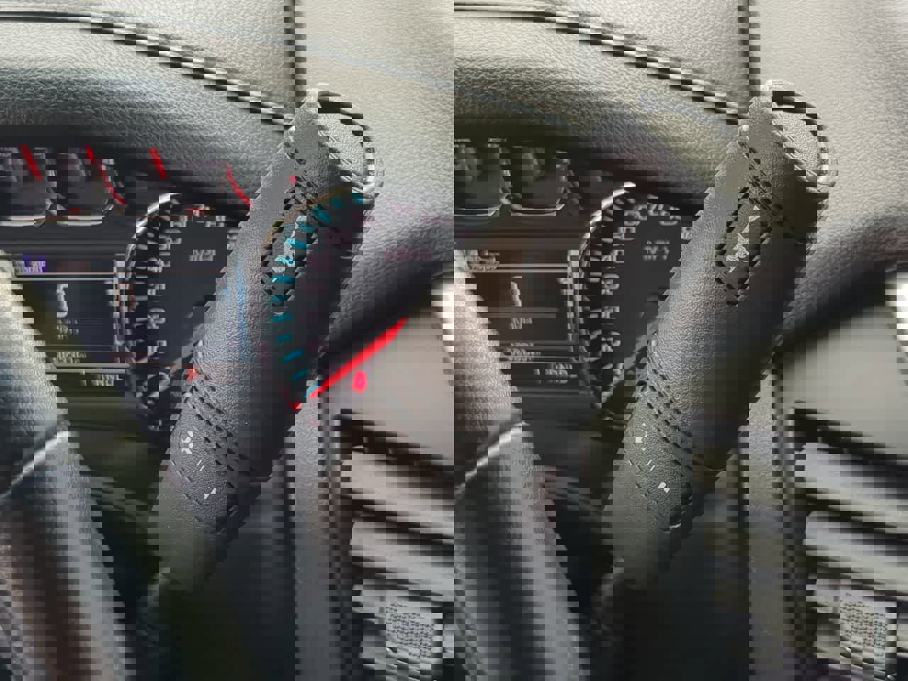 Used 2019 Chevrolet Suburban LT image 32