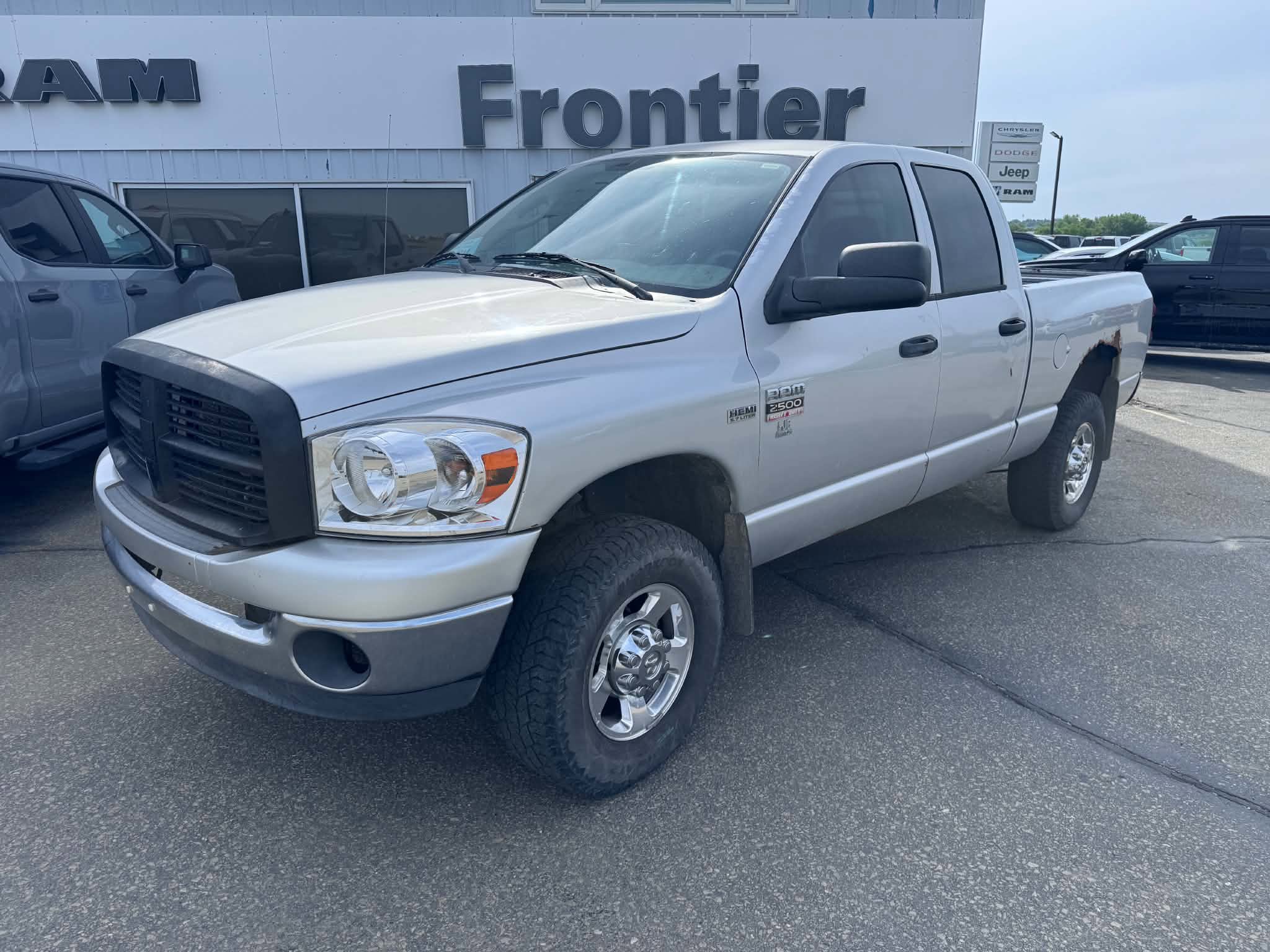 Used 2009 Dodge Ram 2500 Truck SLT w/ Popular Equipment Group AWD/4WD image 1