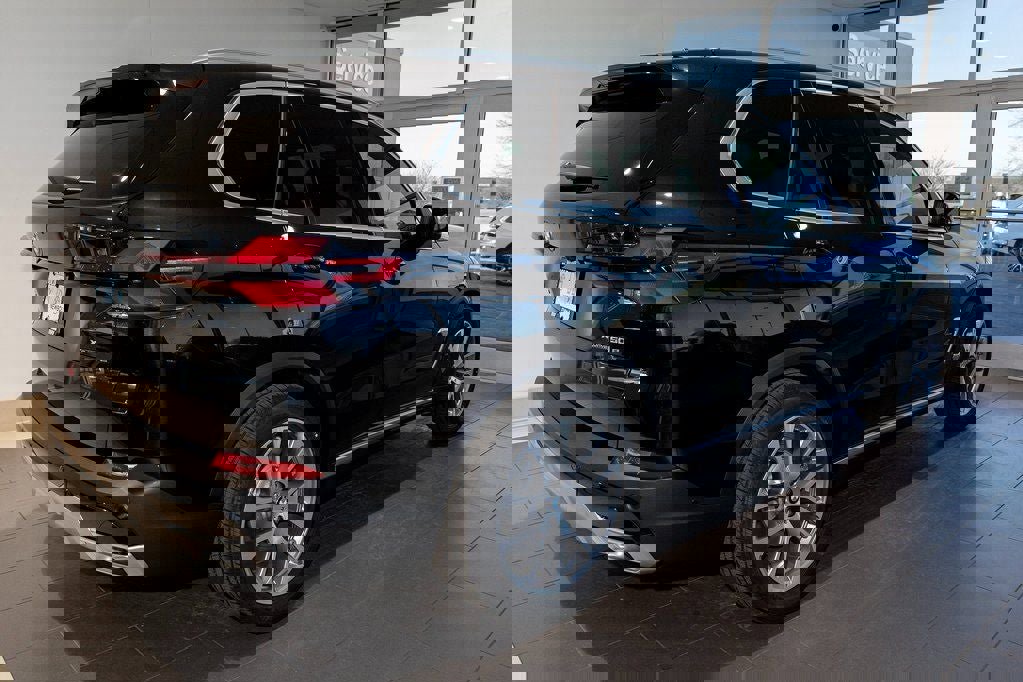 New 2026 BMW X5 xDrive50e image 5