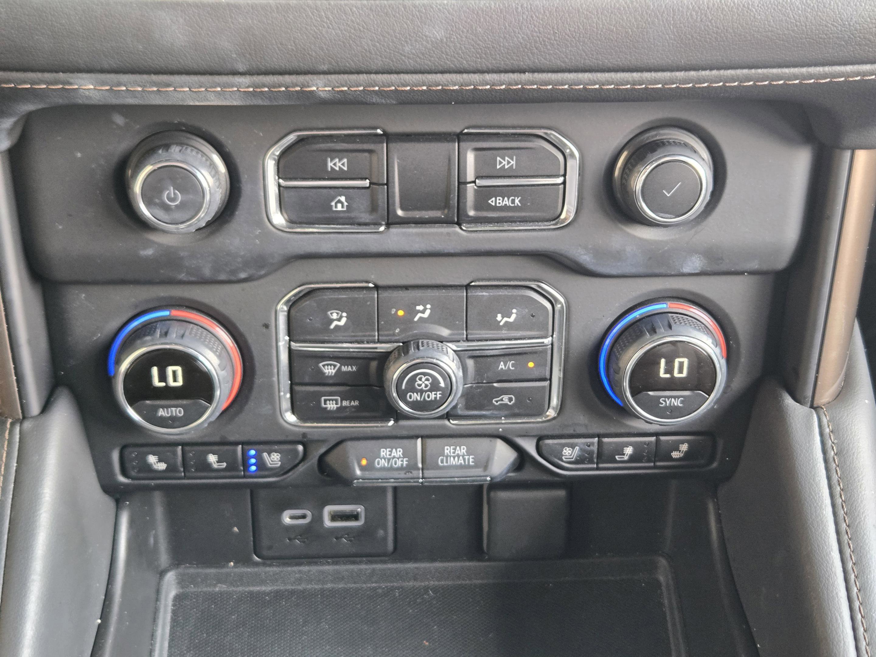 Used 2021 Chevrolet Tahoe High Country w/ Premium Package RWD image 17