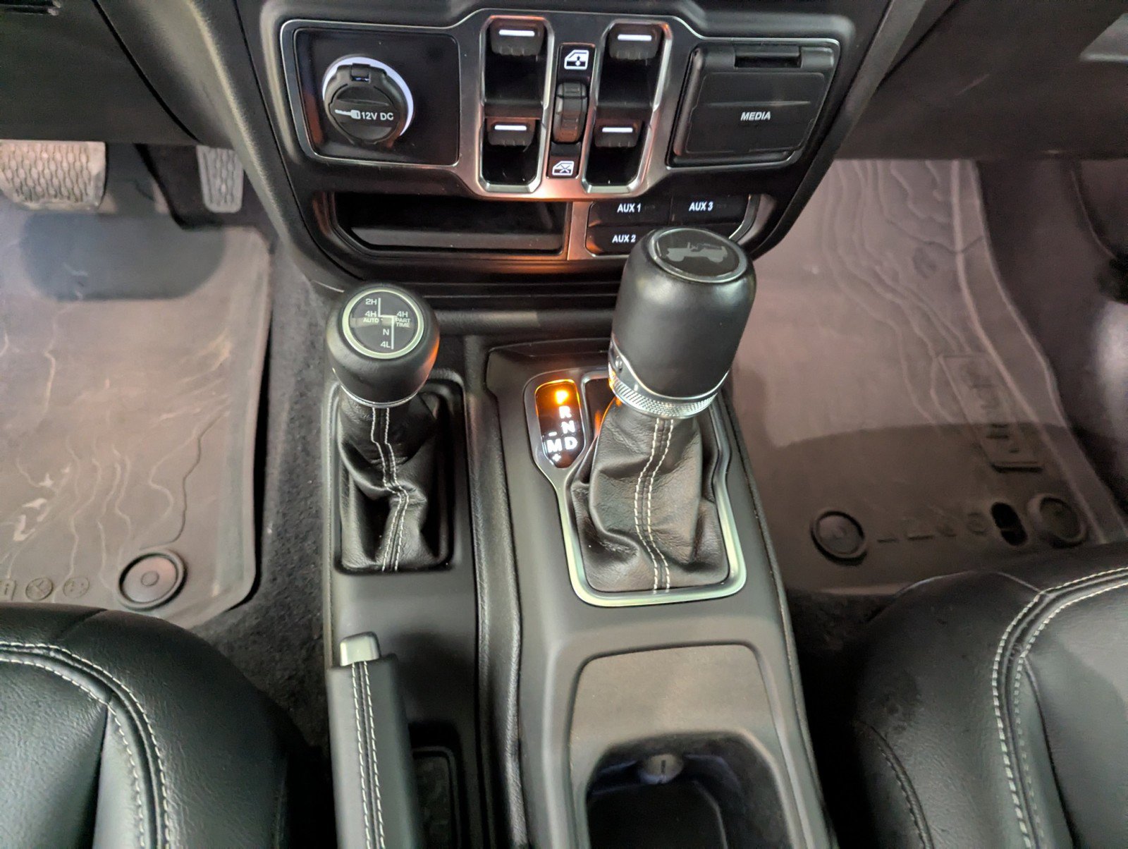 Used 2023 Jeep Wrangler Sahara w/ Cold Weather Group image 22