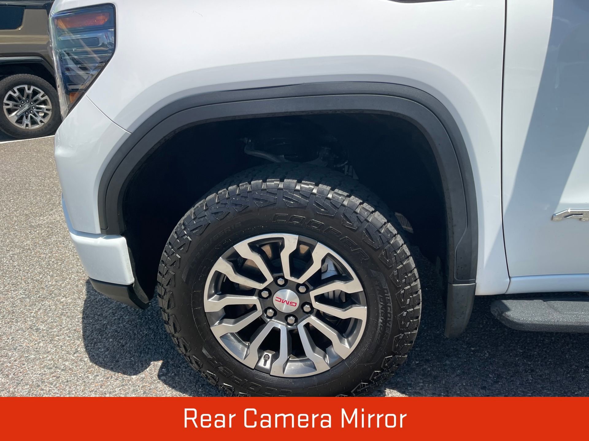 Used 2023 GMC Sierra 1500 AT4 w/ AT4 Premium Package AWD/4WD image 9
