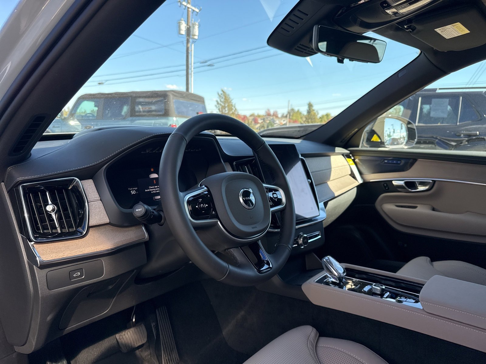 New 2026 Volvo XC90 B6 Ultra w/ Protection Package Premier image 8
