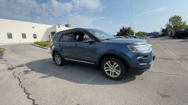 Used 2018 Ford Explorer XLT w/ Equipment Group 202A AWD/4WD image 2