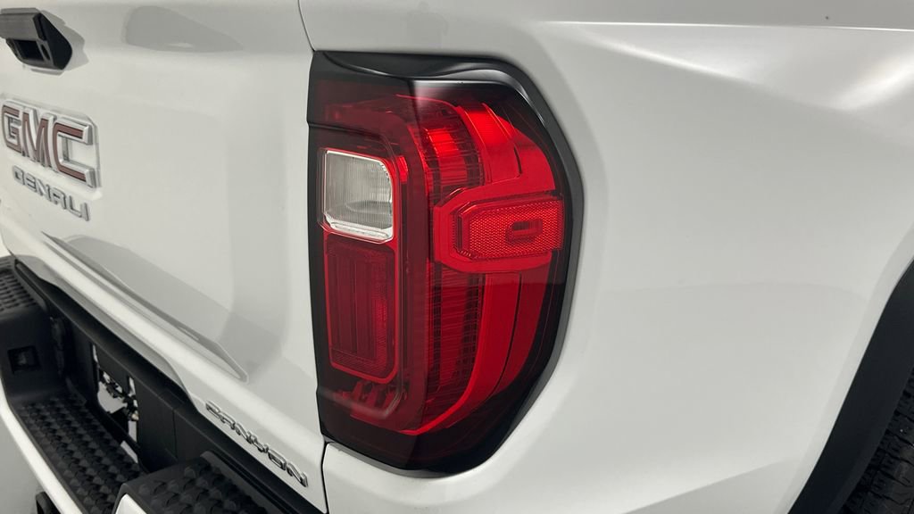 Used 2024 GMC Canyon Denali AWD/4WD image 24