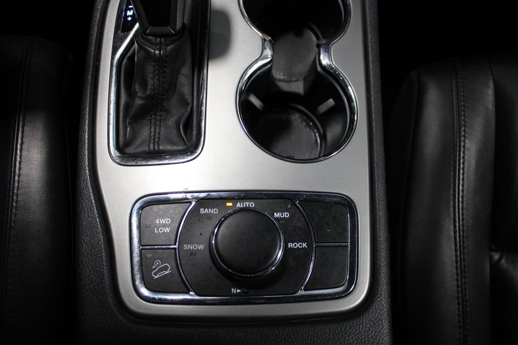 Used 2020 Jeep Grand Cherokee Limited AWD/4WD image 33