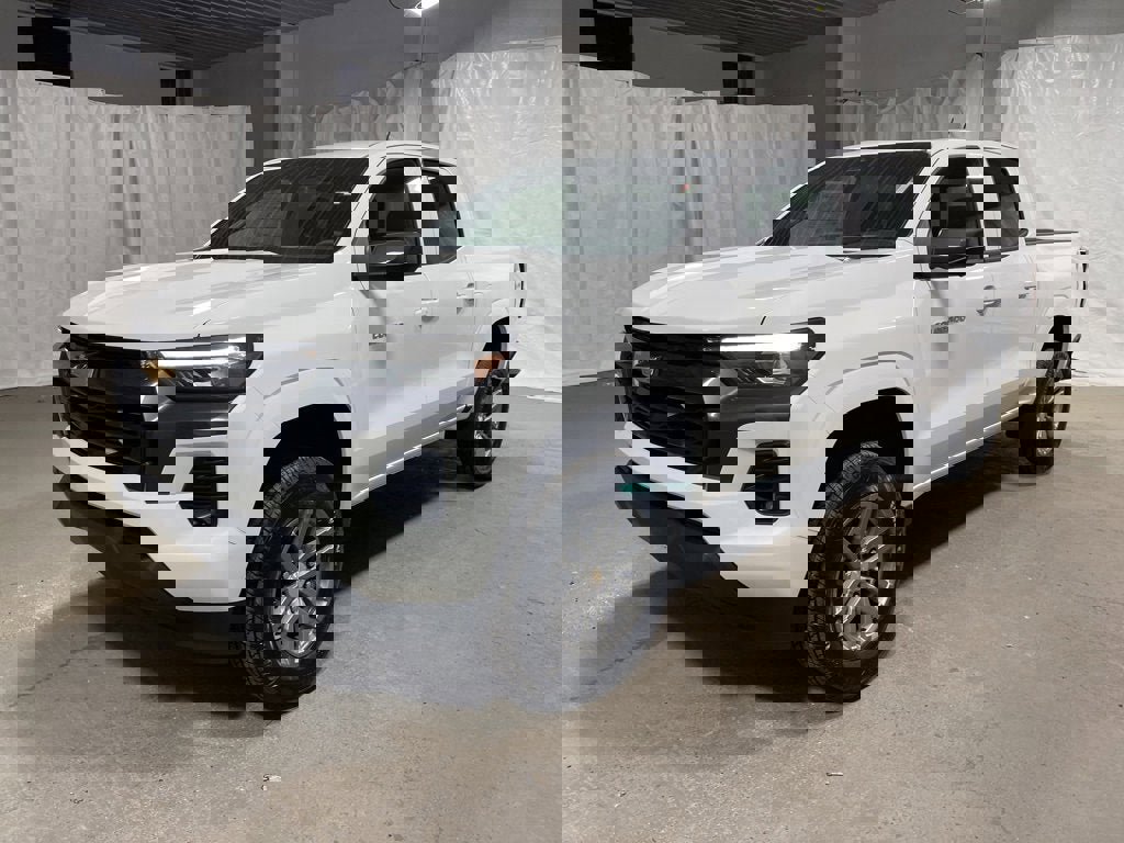 New 2025 Chevrolet Colorado LT w/ LT Convenience Package image 3