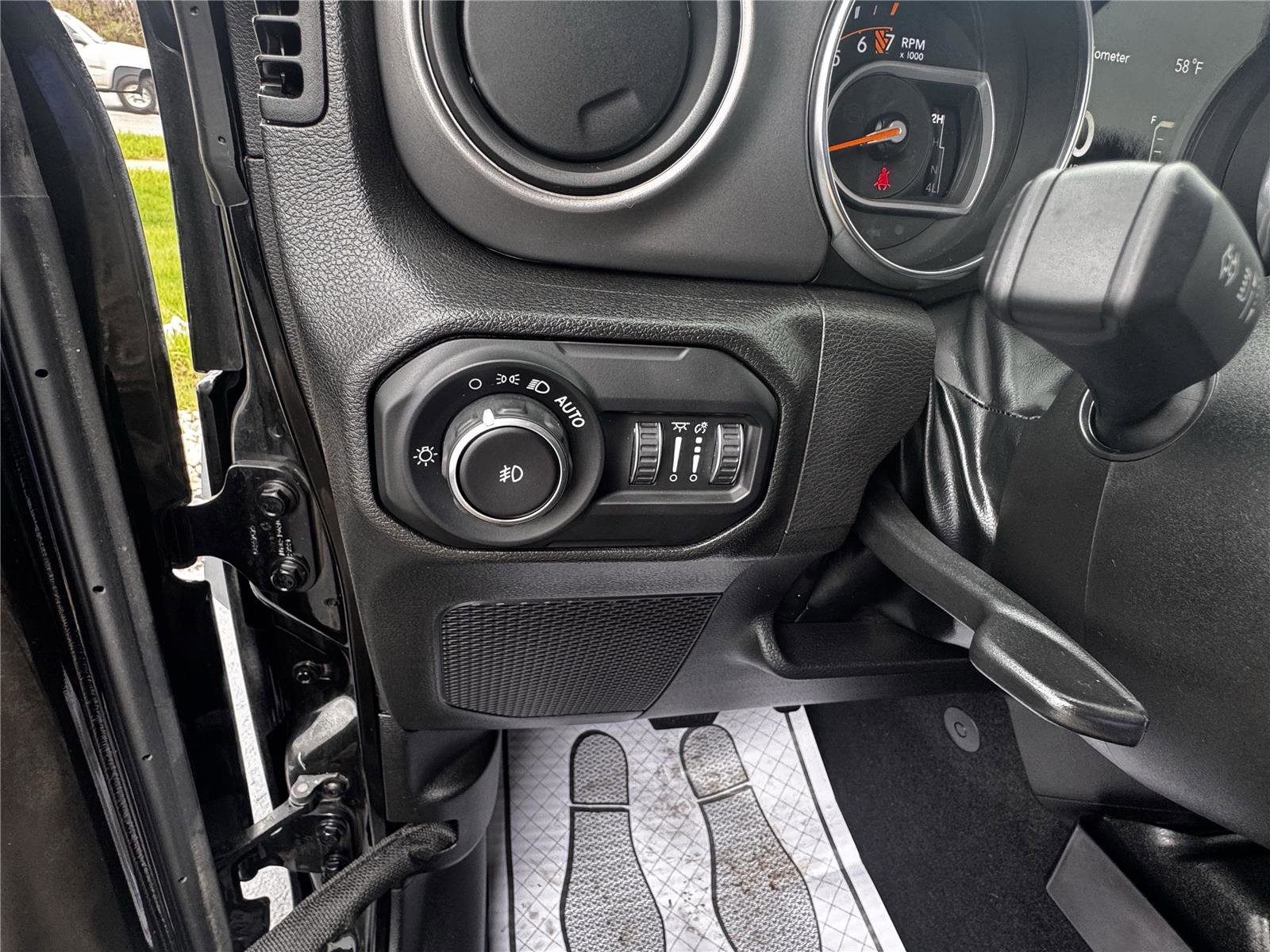 Used 2022 Jeep Wrangler Unlimited Sport AWD/4WD image 15