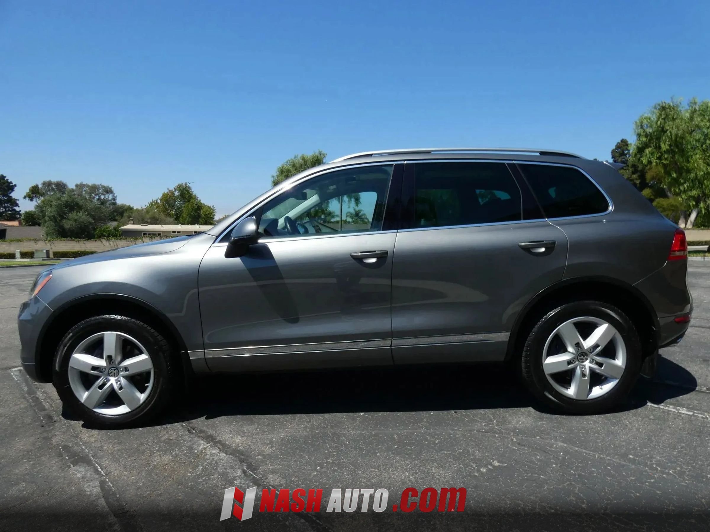 Used 2014 Volkswagen Touareg VR6 AWD/4WD image 12