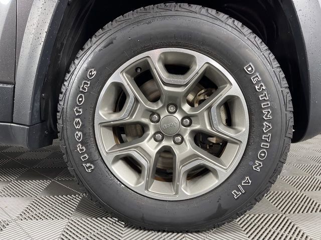 Used 2022 Jeep Cherokee Trailhawk w/ Comfort/Convenience Group image 15