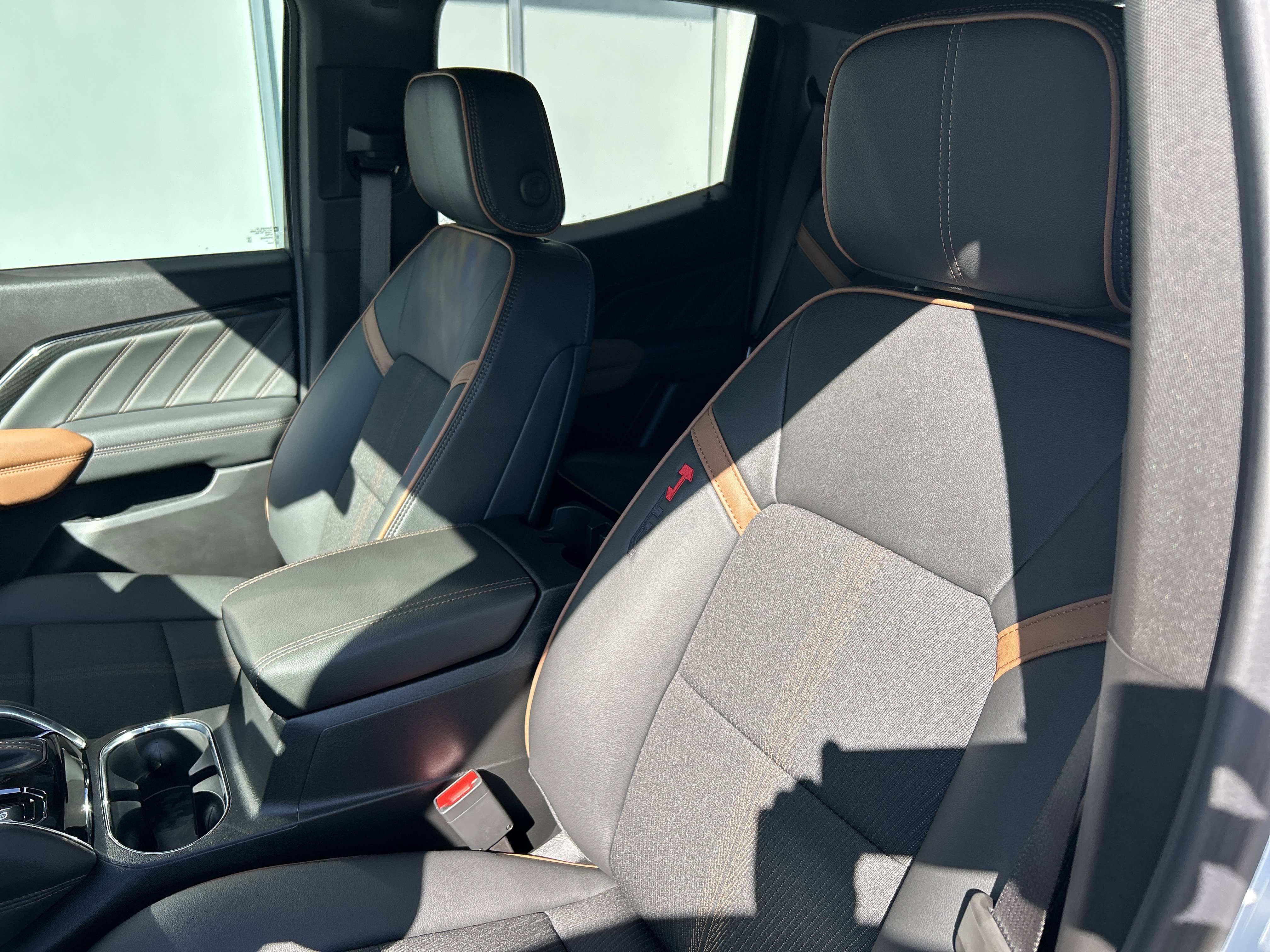 New 2026 GMC Canyon AT4 image 16