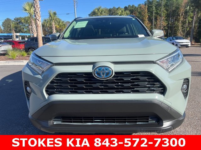 Used 2020 Toyota RAV4 XLE image 3