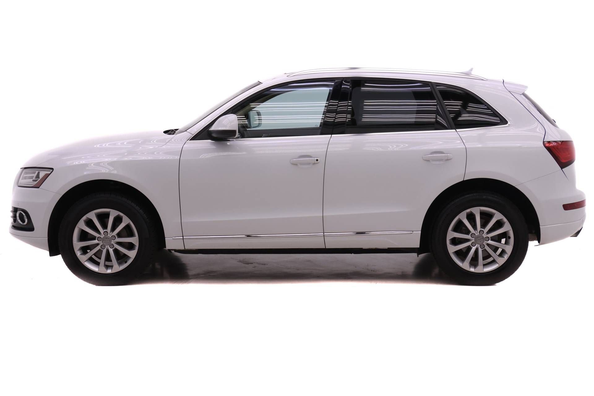 Used 2015 Audi Q5 2.0T Premium Plus w/ Technology Package AWD/4WD image 3