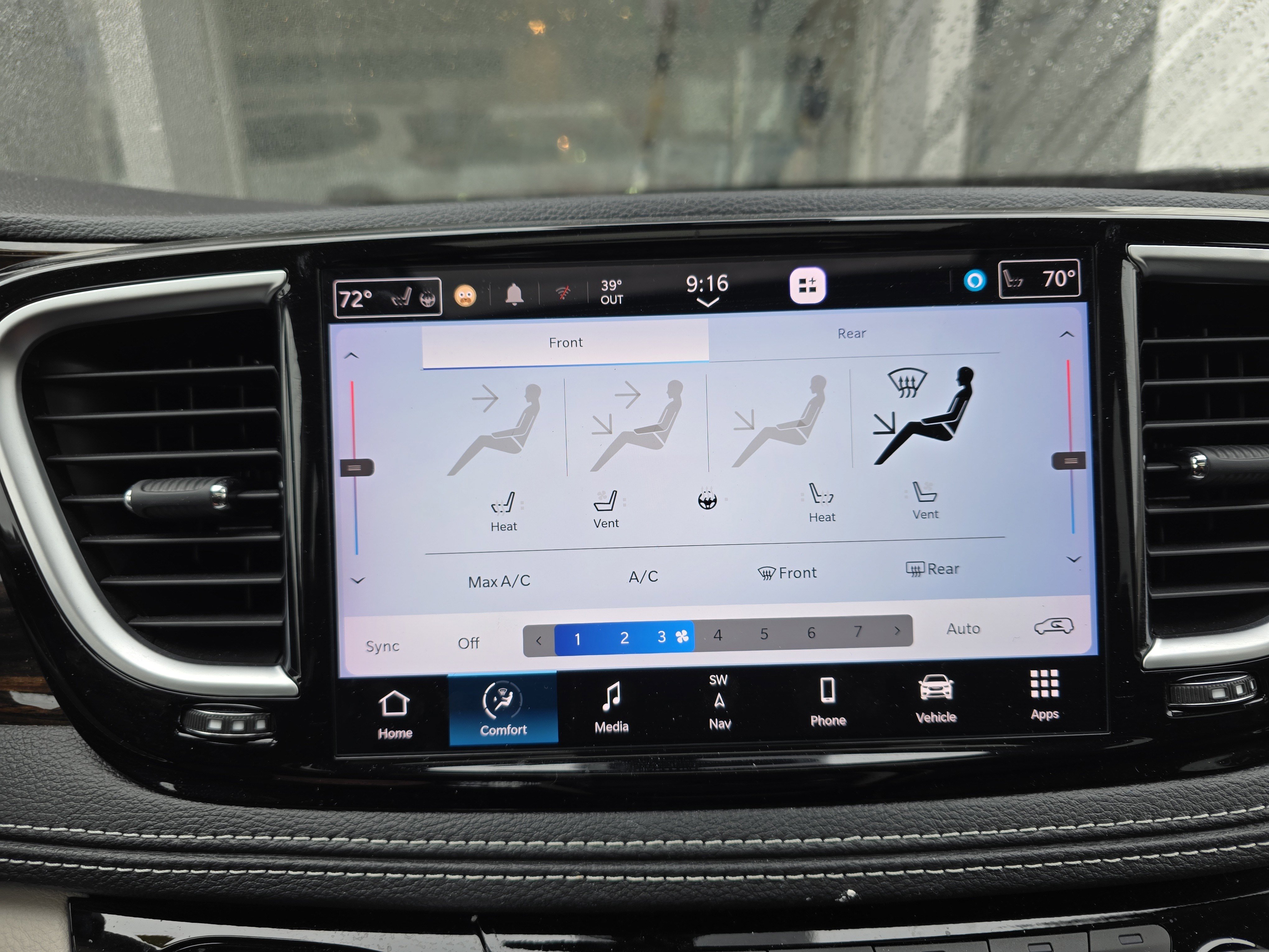 Used 2024 Chrysler Pacifica Limited image 30