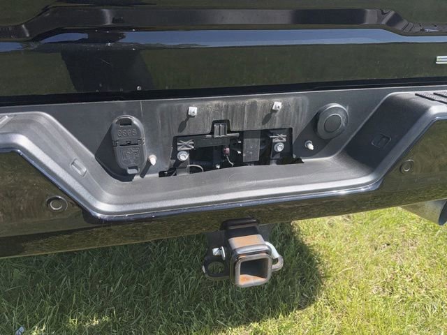 Used 2021 GMC Sierra 2500 Denali w/ Denali Black Diamond Edition AWD/4WD image 19