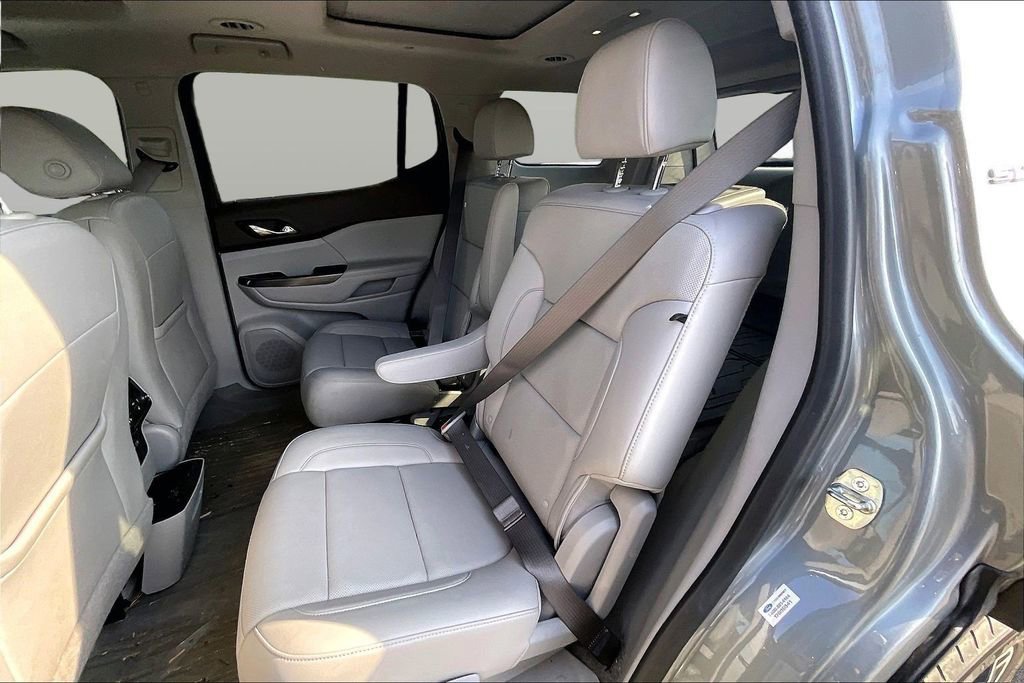 Used 2023 GMC Acadia SLT w/ Technology Package FWD image 19