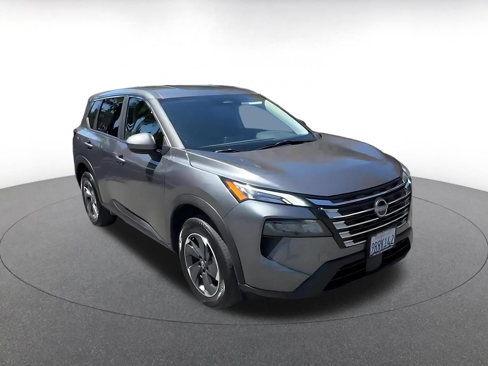 Used 2025 Nissan Rogue SV AWD/4WD image 3
