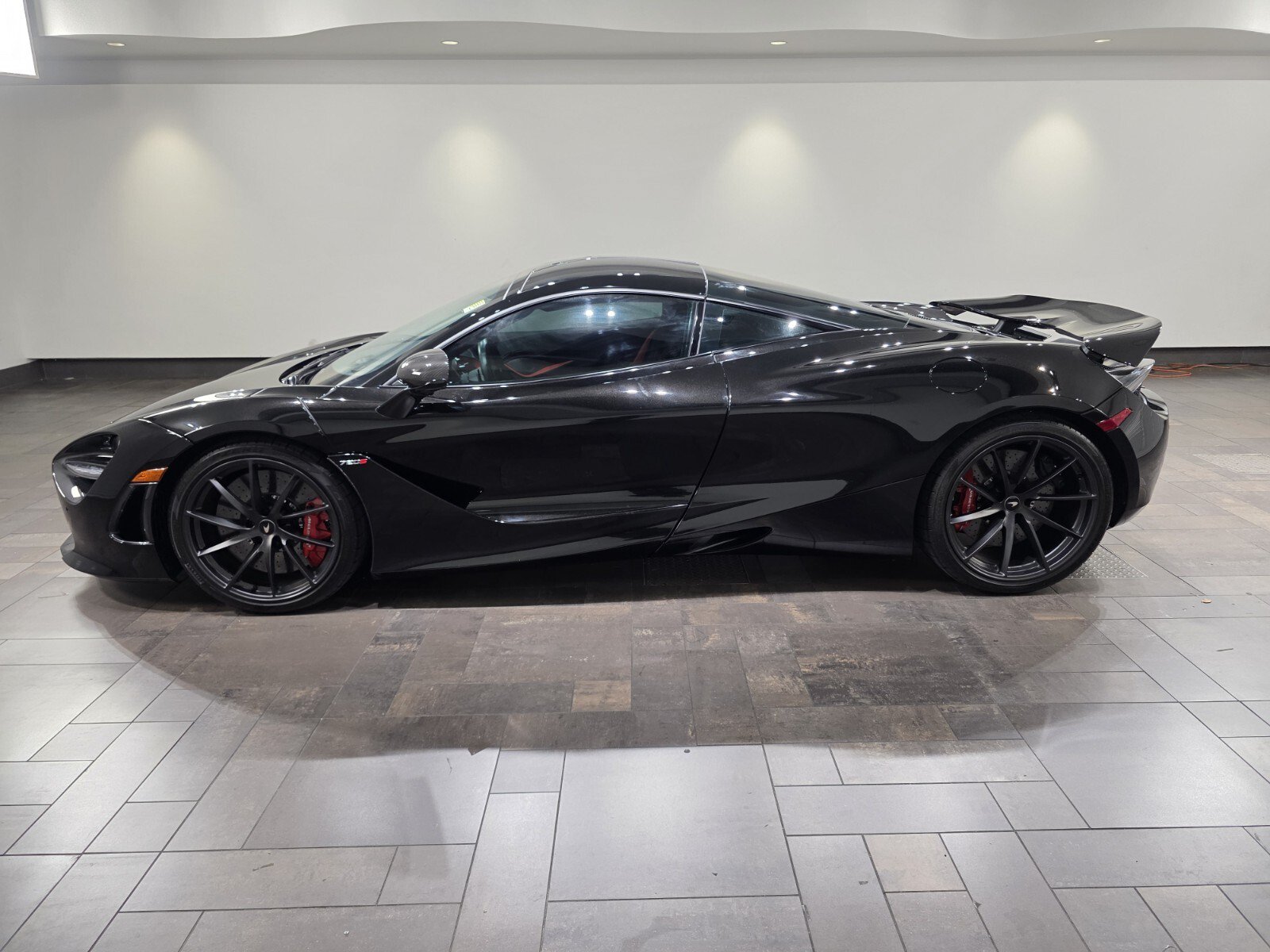 Used 2022 McLaren 720S Performance RWD image 3