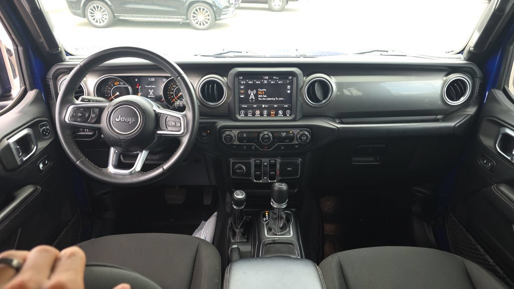Used 2018 Jeep Wrangler Unlimited Sahara AWD/4WD image 24