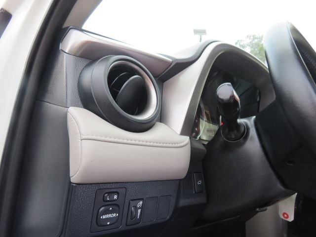 Used 2016 Toyota RAV4 XLE image 32