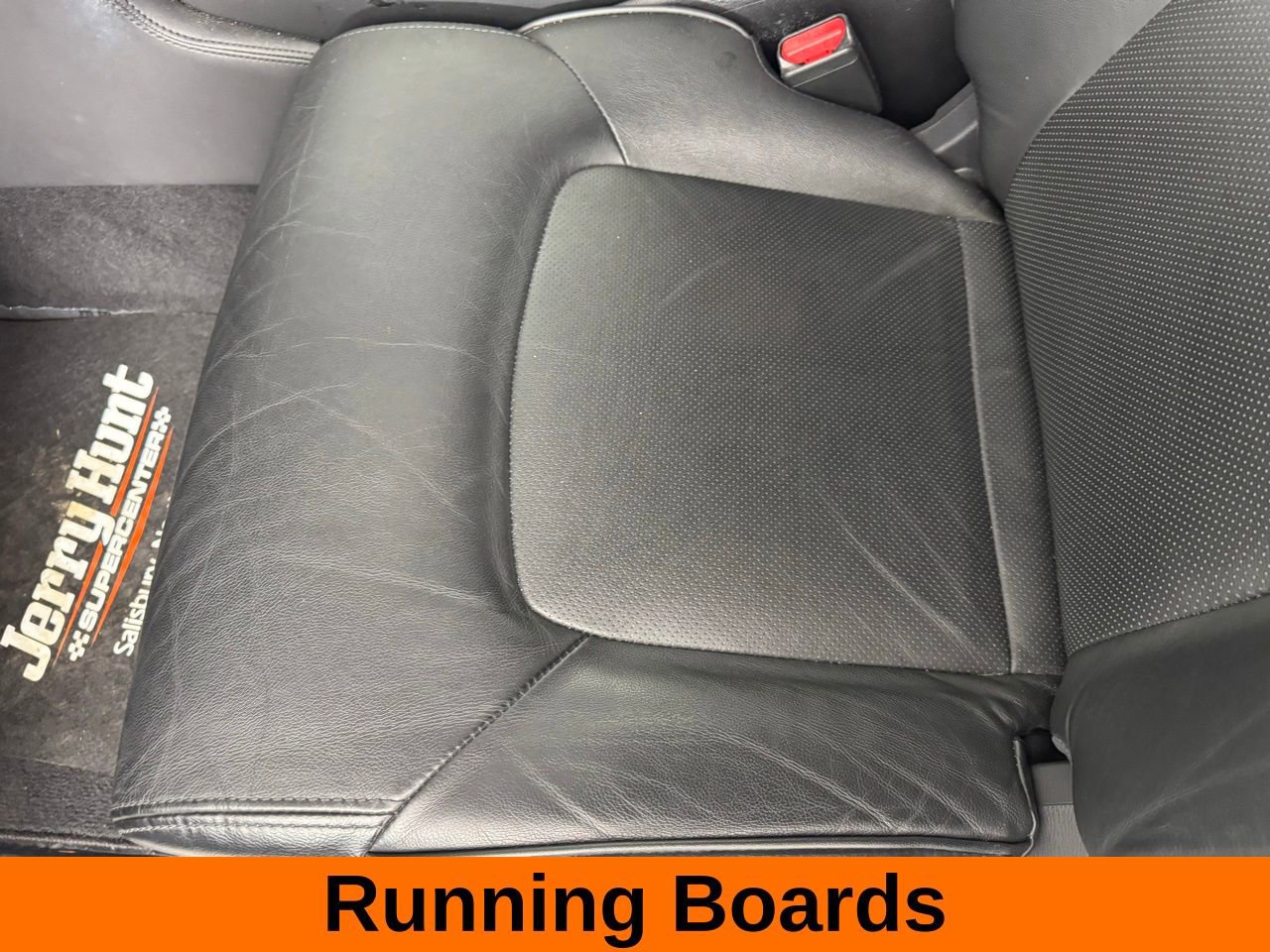 Used 2024 Nissan Armada SL w/ Captain's Chairs Package image 13