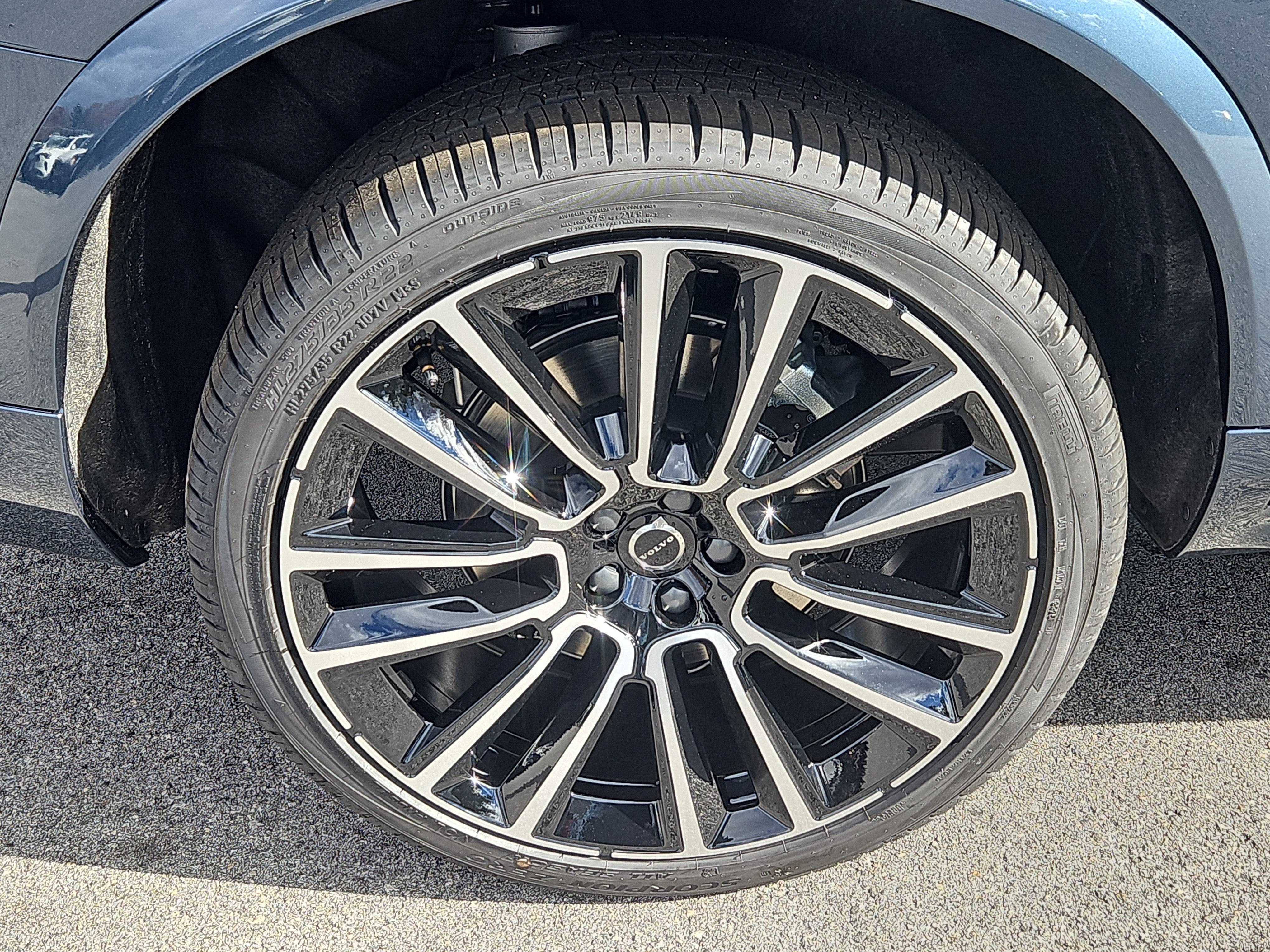 New 2026 Volvo XC90 B6 Plus w/ Protection Package Premier AWD/4WD image 20