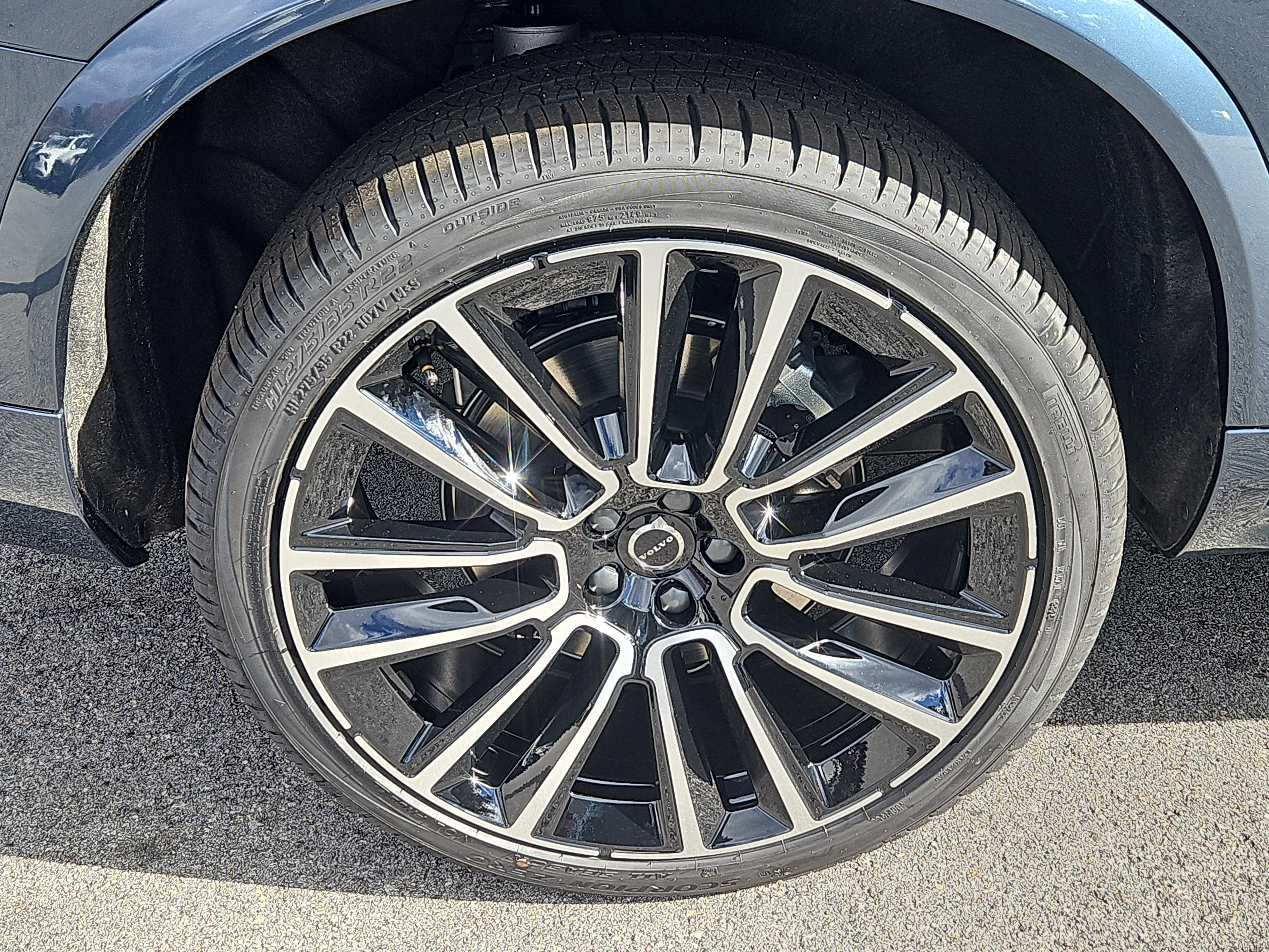 New 2026 Volvo XC90 B6 Plus w/ Protection Package Premier image 20