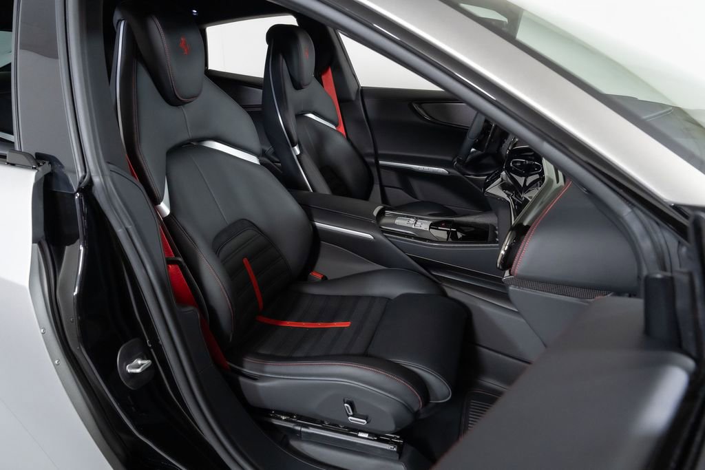 Used 2024 Ferrari Purosangue image 39