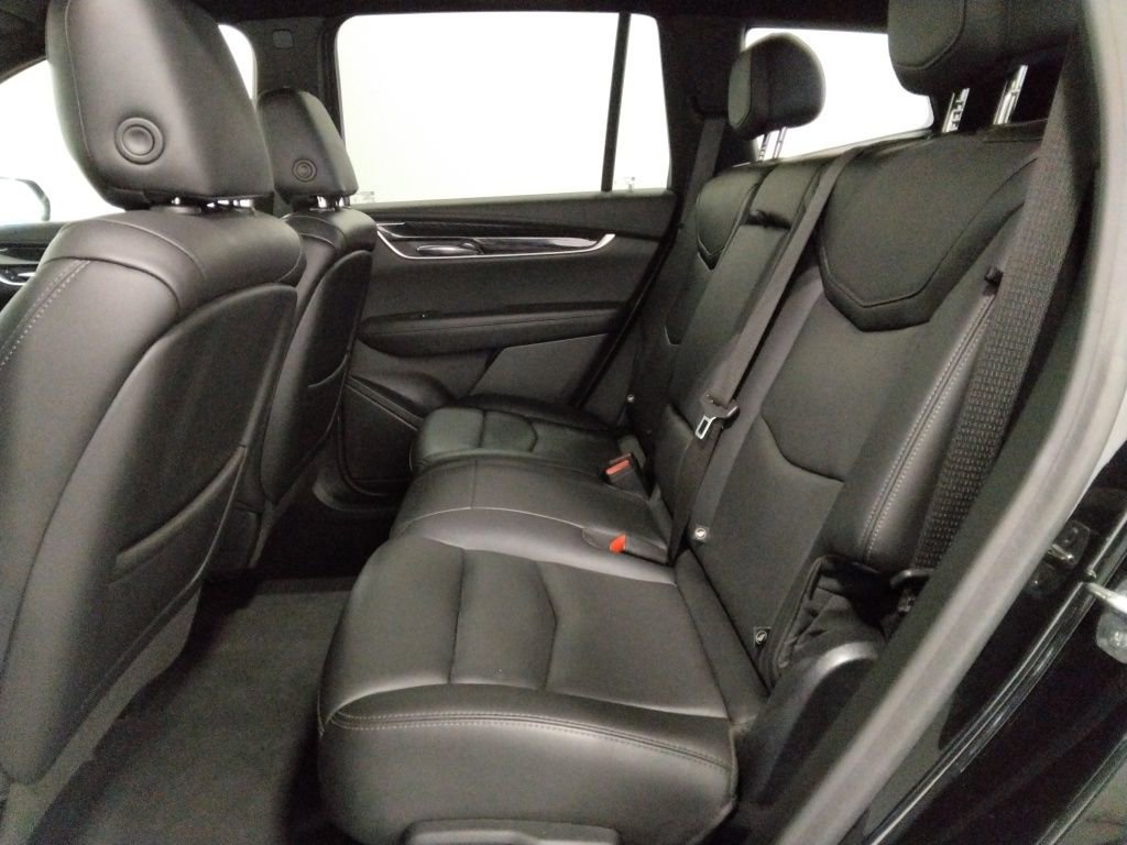 Used 2022 Cadillac XT6 Premium Luxury image 33