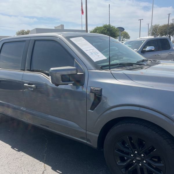 Used 2024 Ford F150 Lariat w/ FX4 Off-Road Package image 8