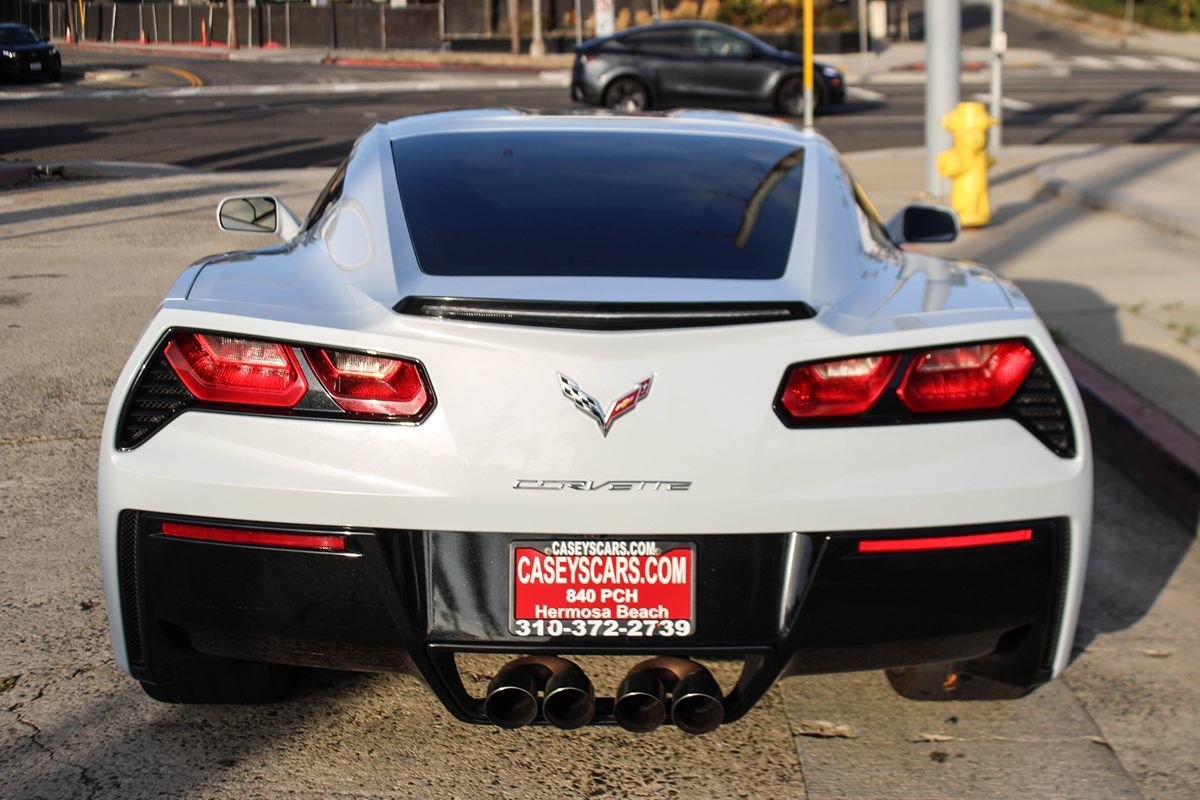 Used 2019 Chevrolet Corvette Stingray Coupe w/ 1LT RWD image 4
