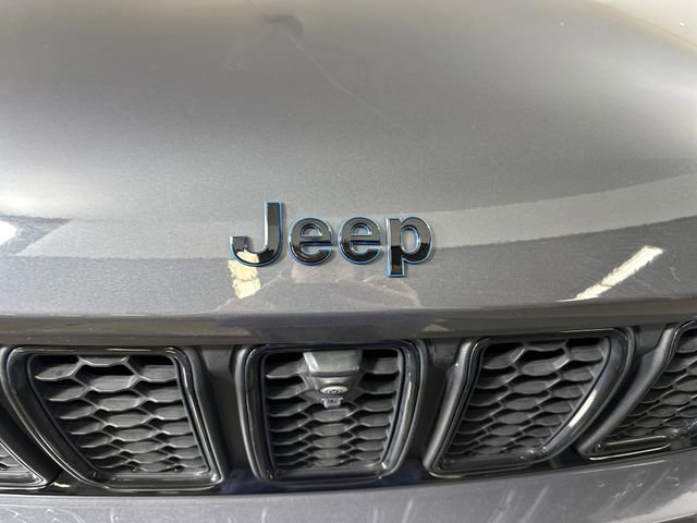 Used 2023 Jeep Grand Cherokee 30th Anniversary image 9