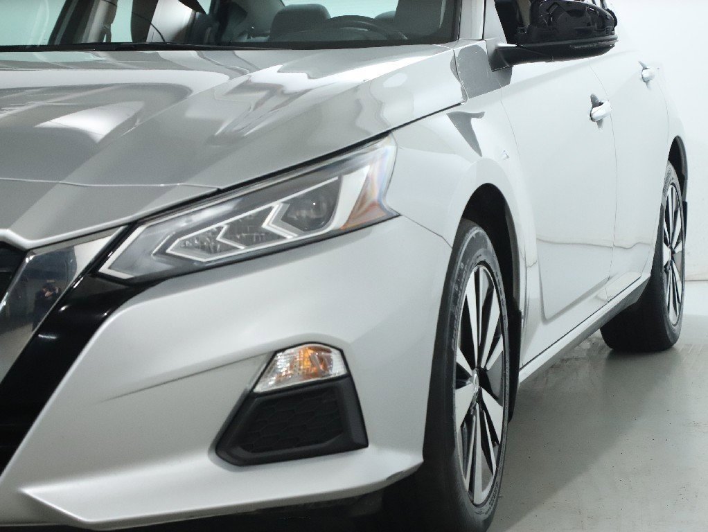 Used 2021 Nissan Altima 2.5 SV w/ SV Premium Package image 5