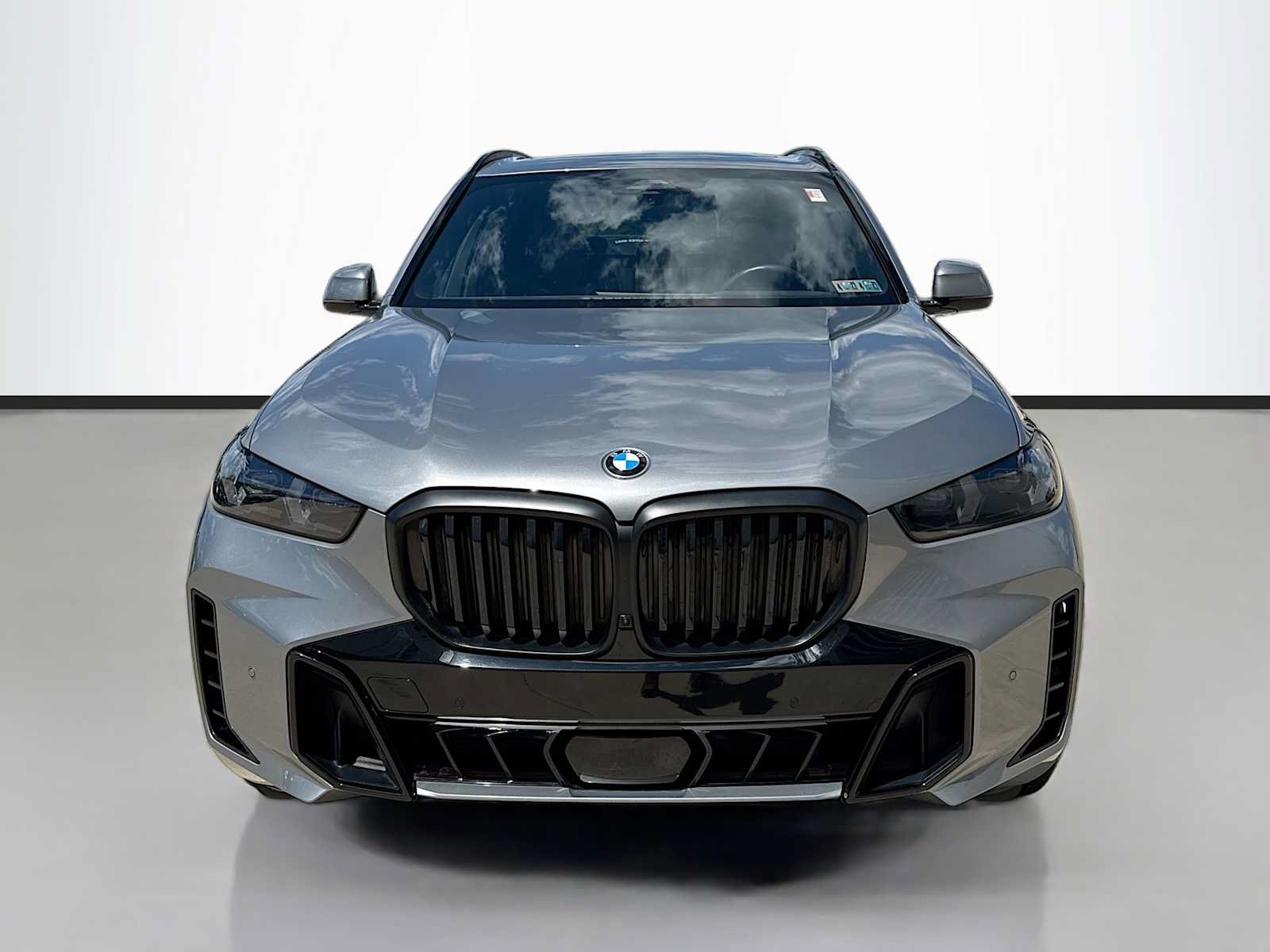 Used 2024 BMW X5 xDrive40i w/ Executive Package AWD/4WD image 2
