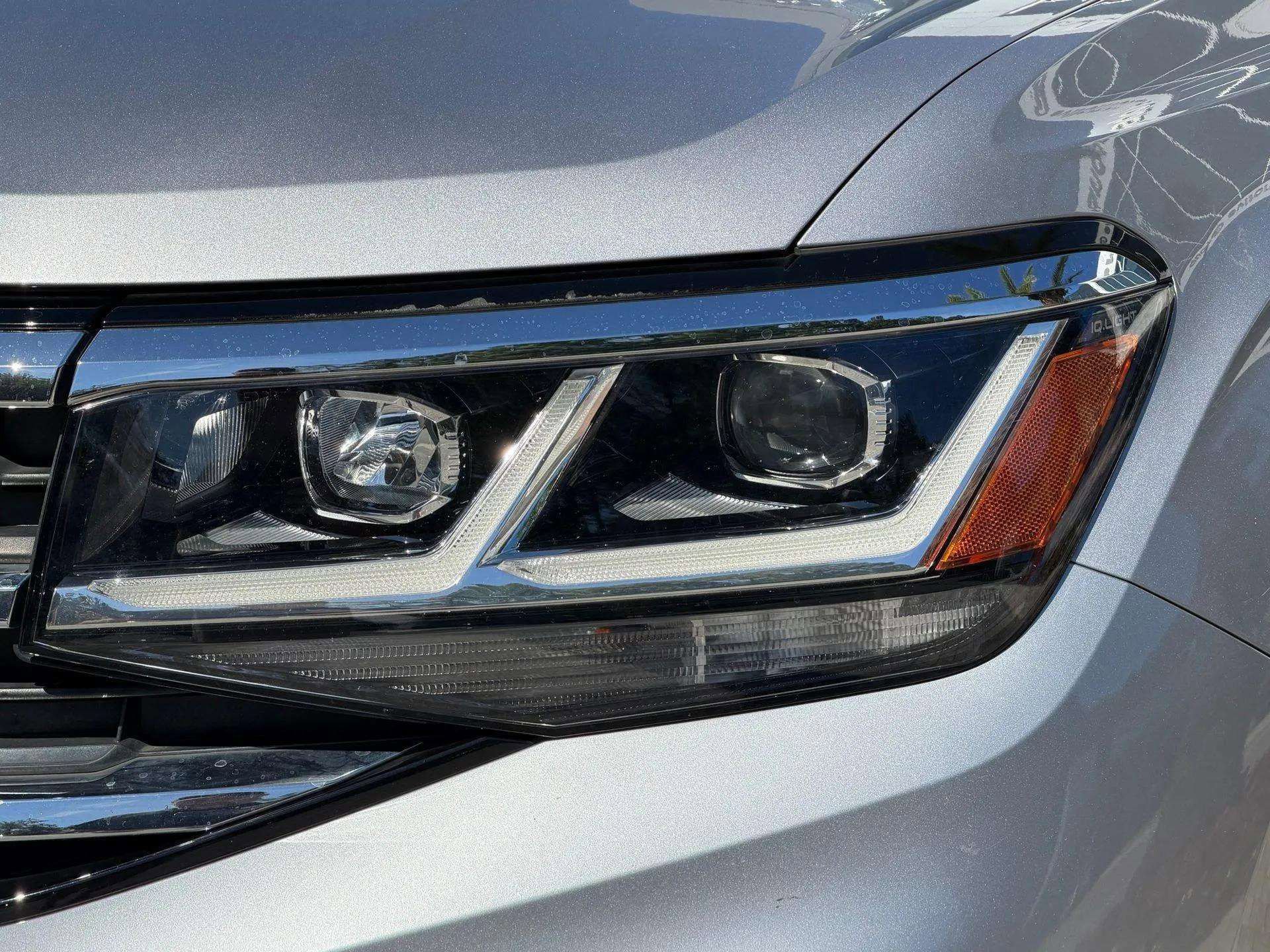 Used 2021 Volkswagen Atlas Cross Sport SE image 10