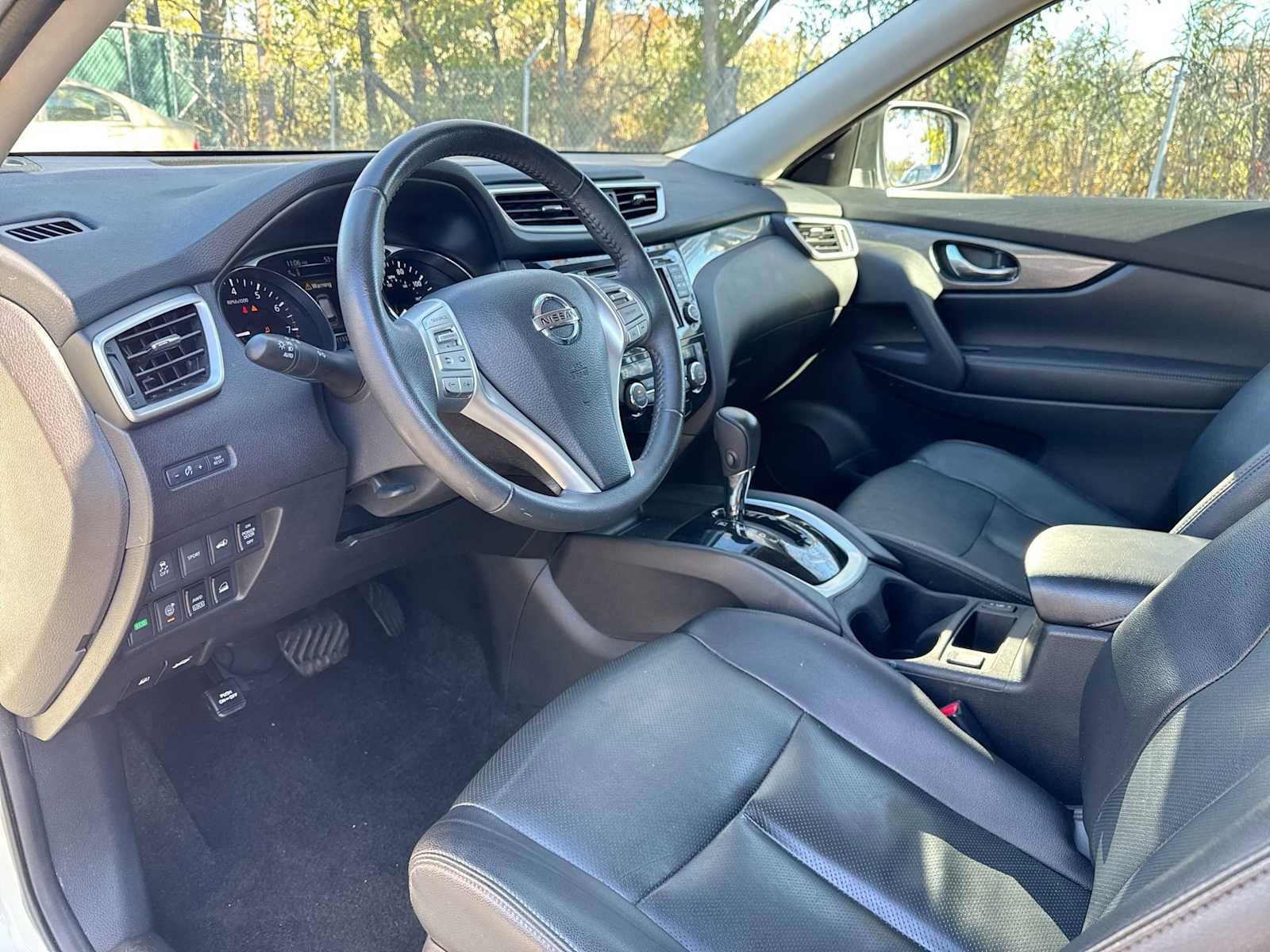 Used 2016 Nissan Rogue SL w/ SL Premium Package image 10