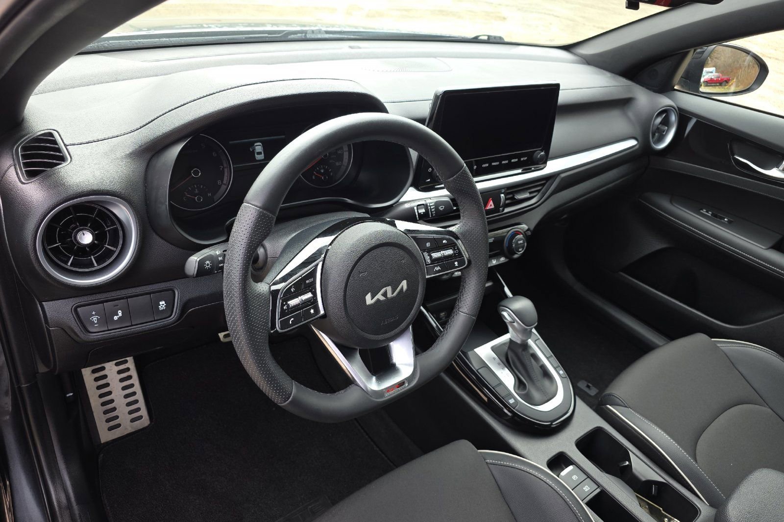 Used 2023 Kia Forte GT-Line w/ GT-Line Technology Package image 9