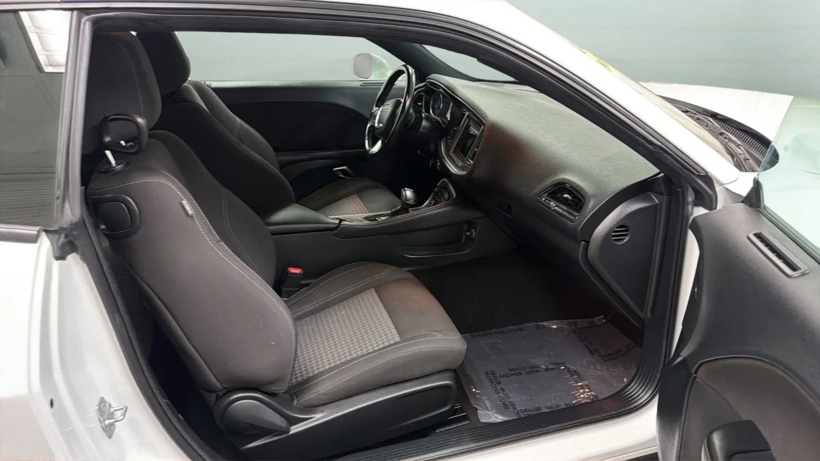 Used 2020 Dodge Challenger SXT RWD image 22