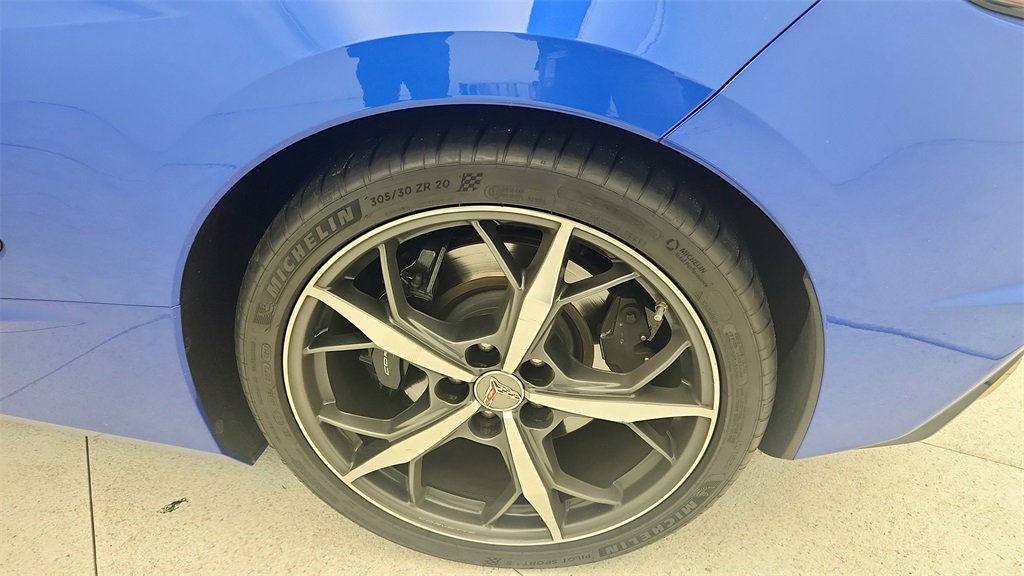 Used 2021 Chevrolet Corvette Stingray w/ Z51 Performance Package image 27