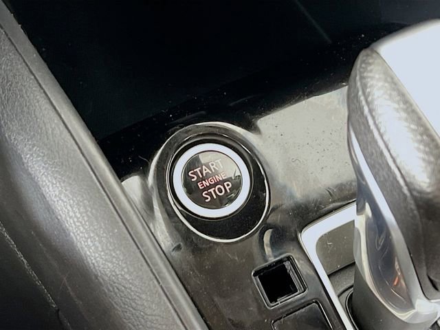 Used 2020 Nissan Versa SV image 16