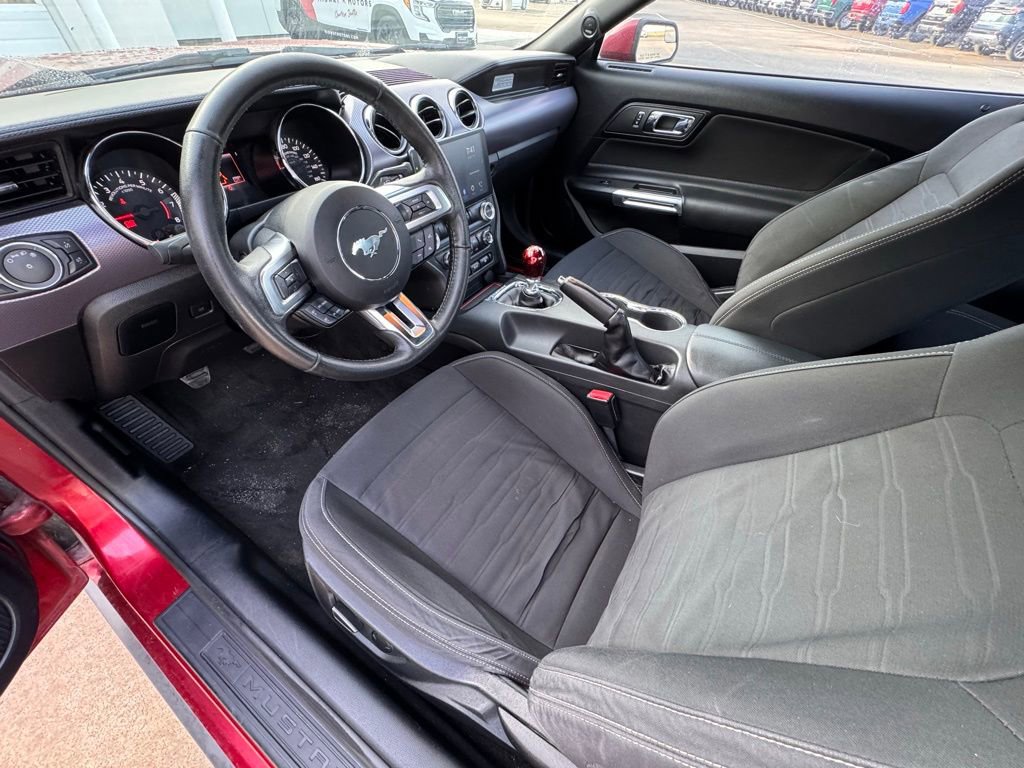 Used 2017 Ford Mustang GT RWD image 8