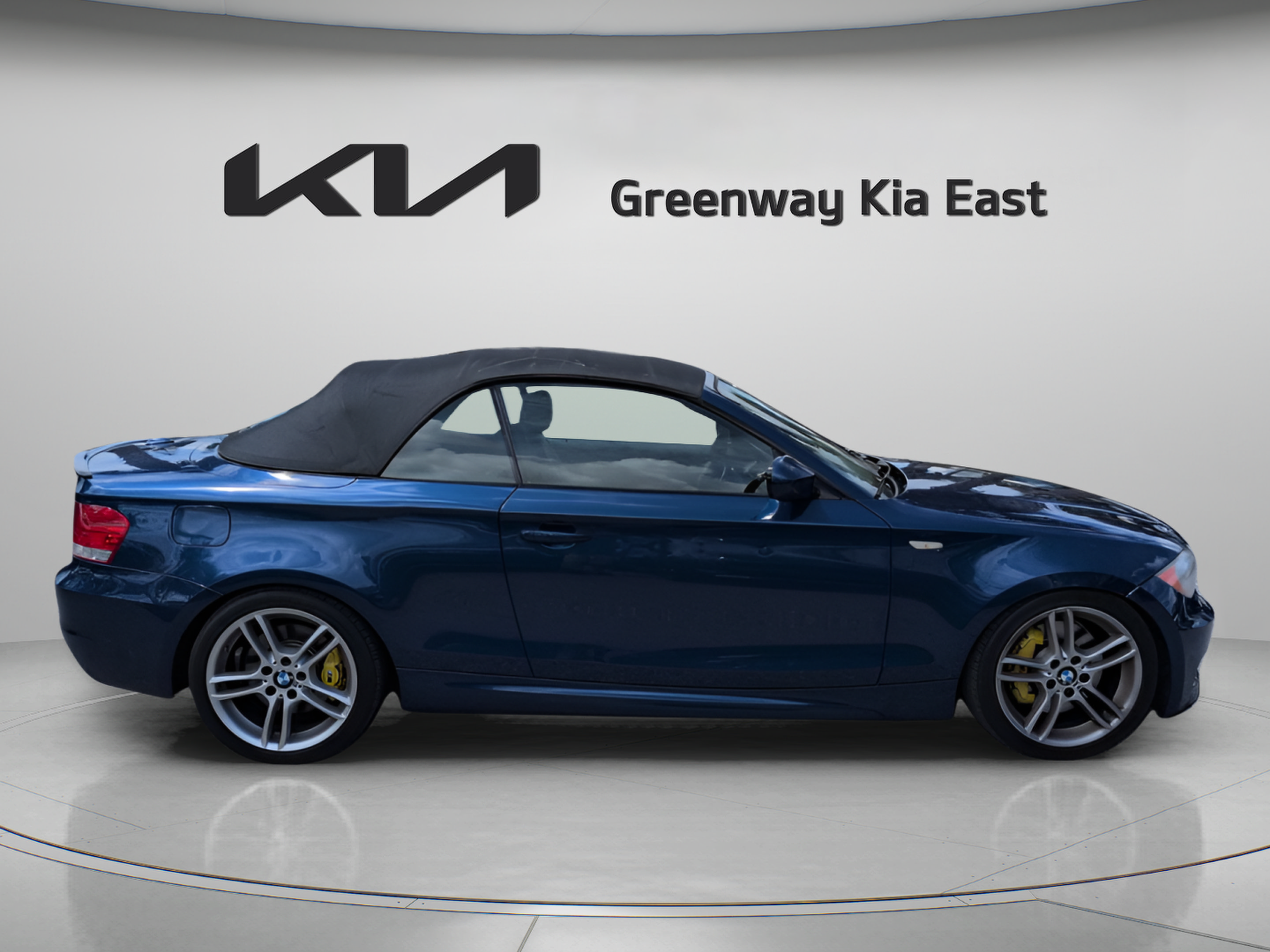 Used 2011 BMW 135i Convertible w/ Premium Pkg RWD image 5