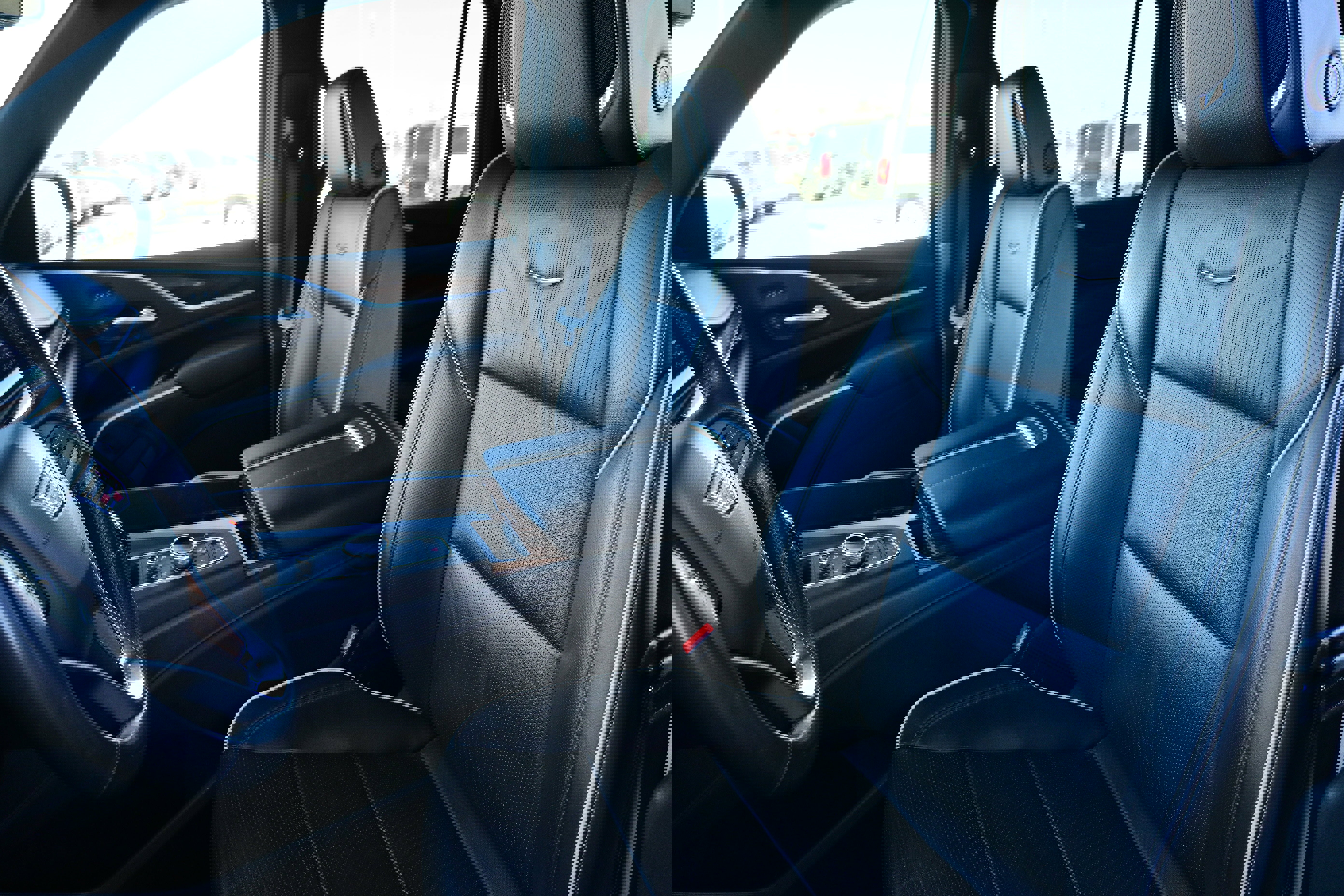 Used 2021 Cadillac Escalade ESV Premium Luxury w/ LPO, Illumination Package image 30