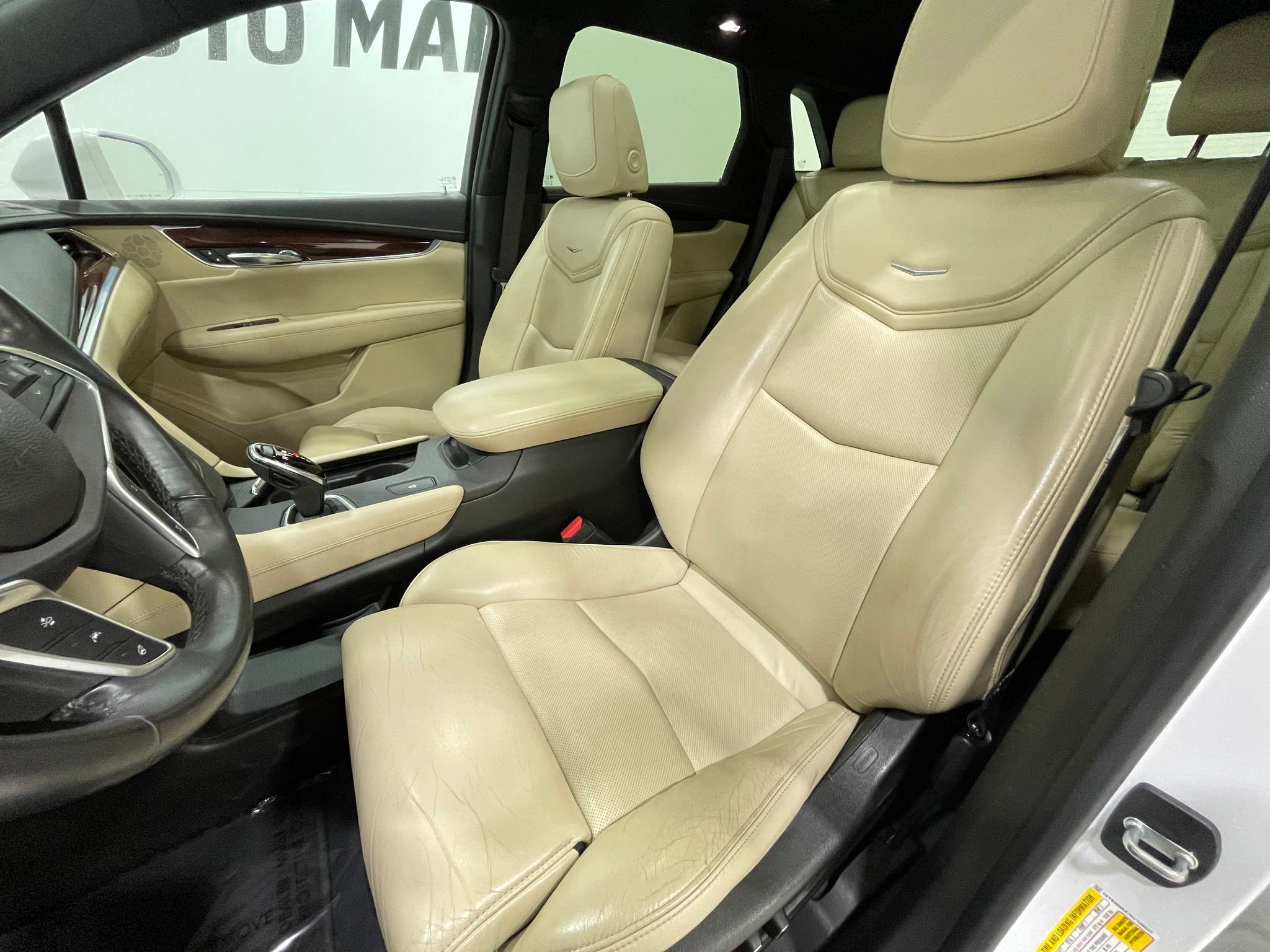 Used 2017 Cadillac XT5 Luxury w/ Driver Awareness Package image 14