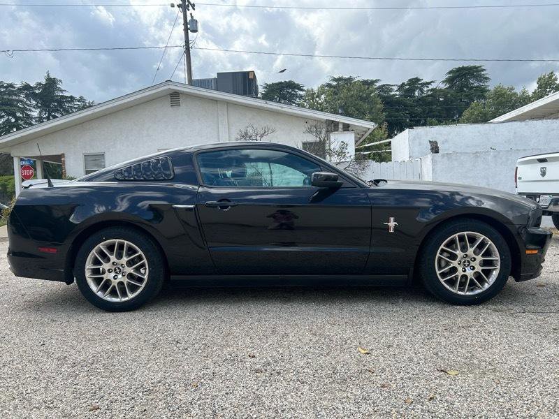 Used 2013 Ford Mustang Premium RWD image 3