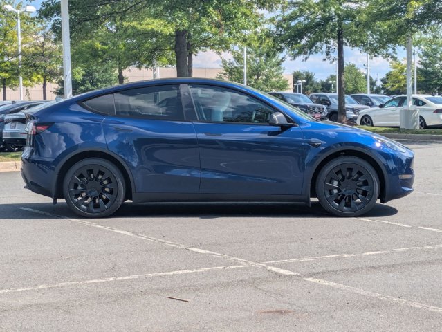 Used 2024 Tesla Model Y Long Range AWD/4WD image 4