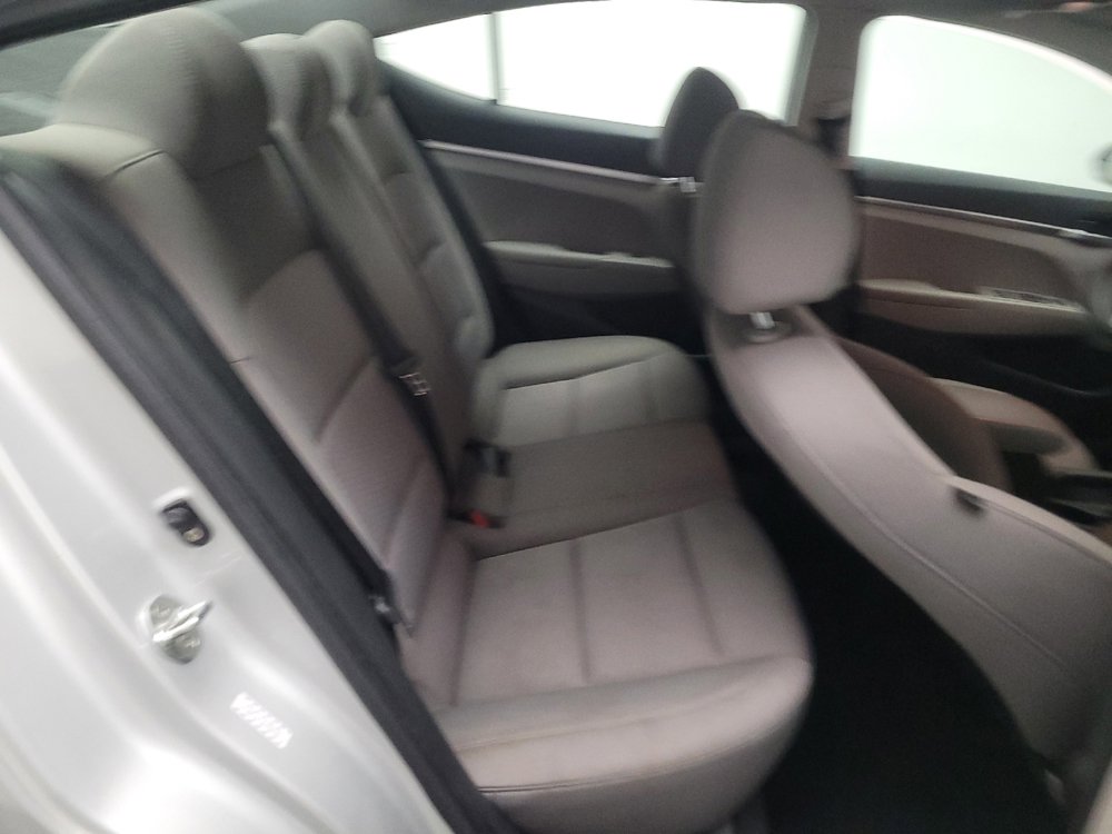 Used 2019 Hyundai Elantra SE image 19