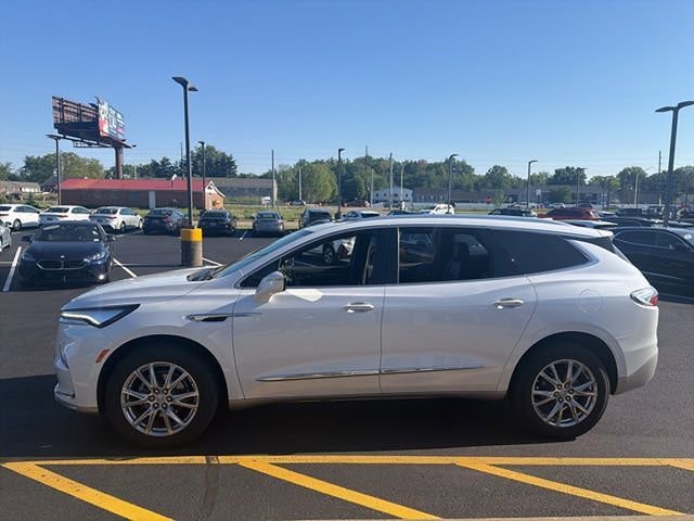 Used 2023 Buick Enclave Premium w/ Experience Buick Package FWD image 3