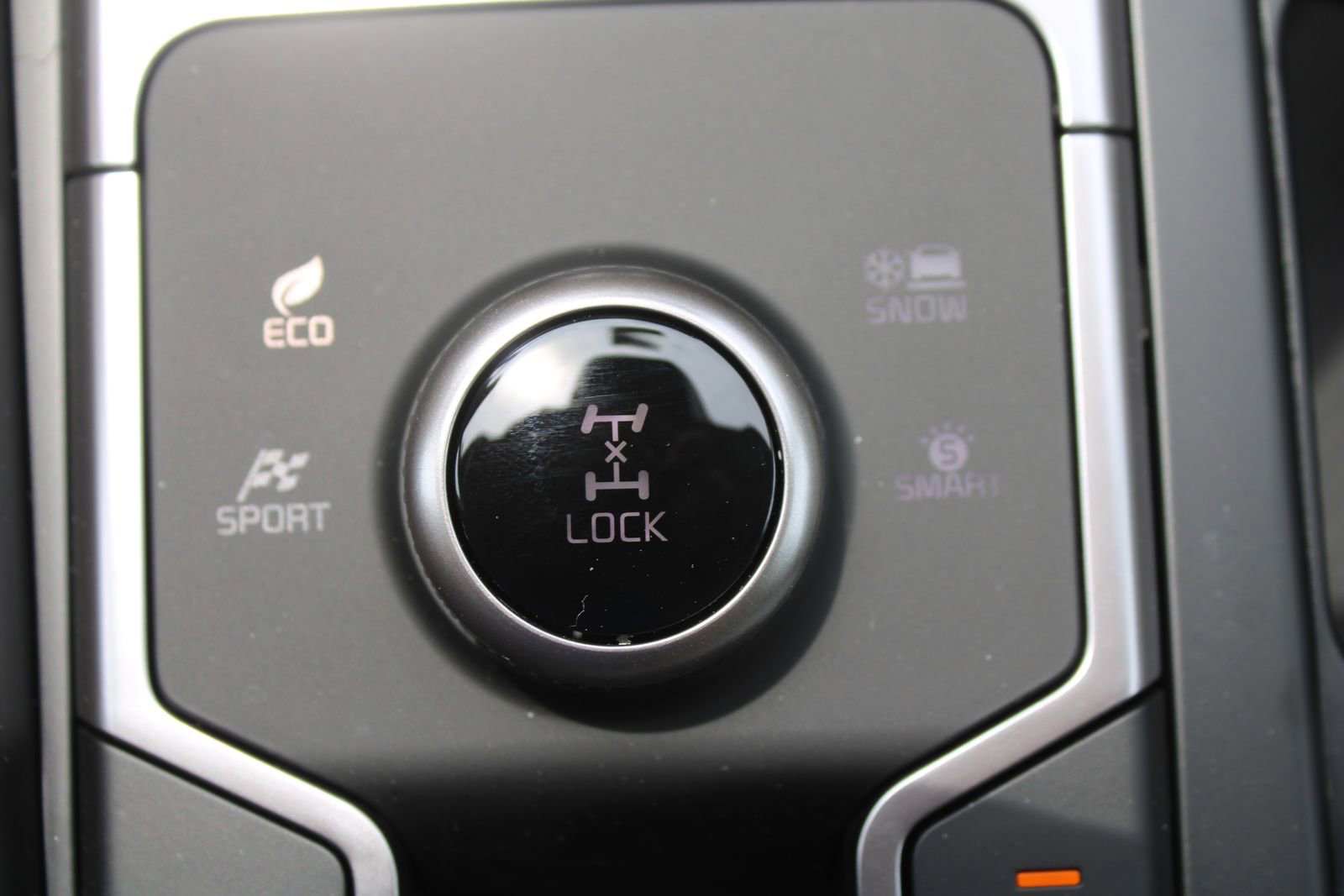 Certified 2025 Kia Sorento EX w/ EX Panoramic Sunroof Package image 40